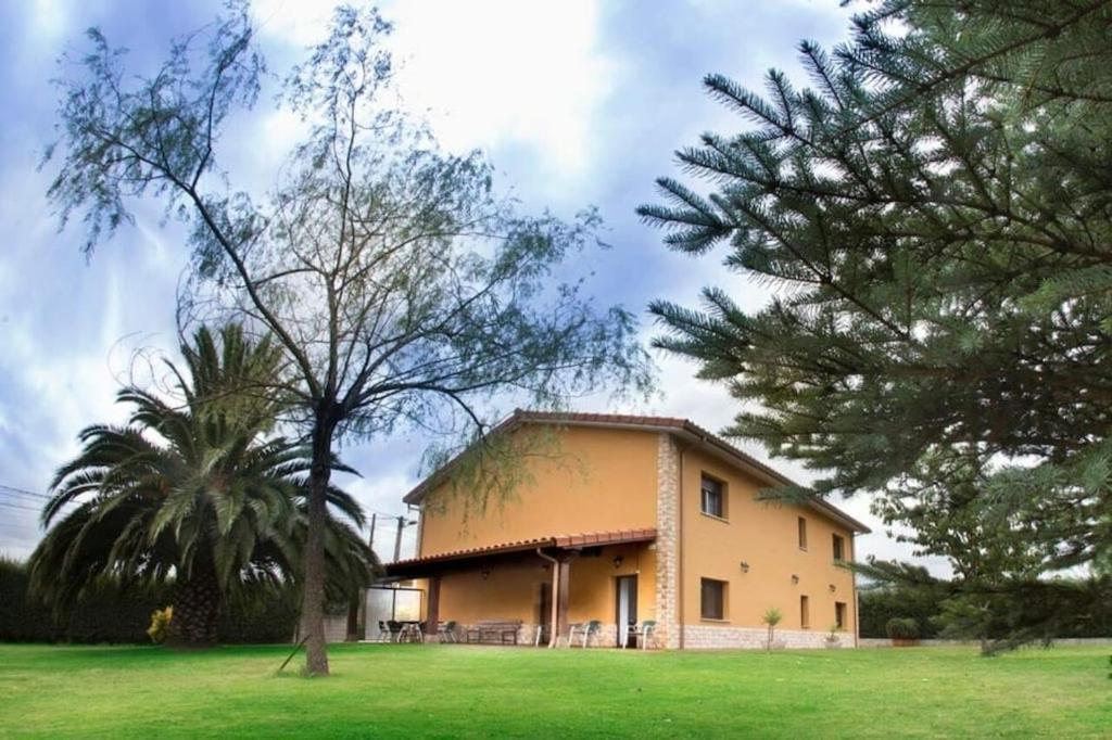 Villa Paula Avilés Екстериор снимка